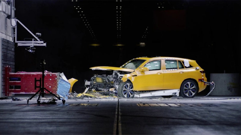 mercedes-benz-crashtest-03-w1920xh1080-cutout.jpg